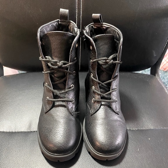 Girls DKNY Stassi Moto Boots Black Leather Size 1 - Picture 4 of 14